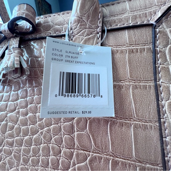 Liz Claiborne Great Expectations Buff Beige Faux Leather Small Saddle Purse NWT - Picture 4 of 9